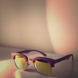 4pairs of wooden sunglasses(40$ if u want 1 pair)